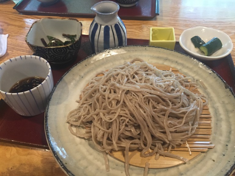 この近辺には本格的な田舎蕎麦のお店も多くある