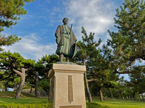 川村瑞賢像　酒田市　日和山